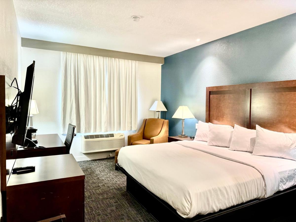 Popular attractions Area Nearby Property